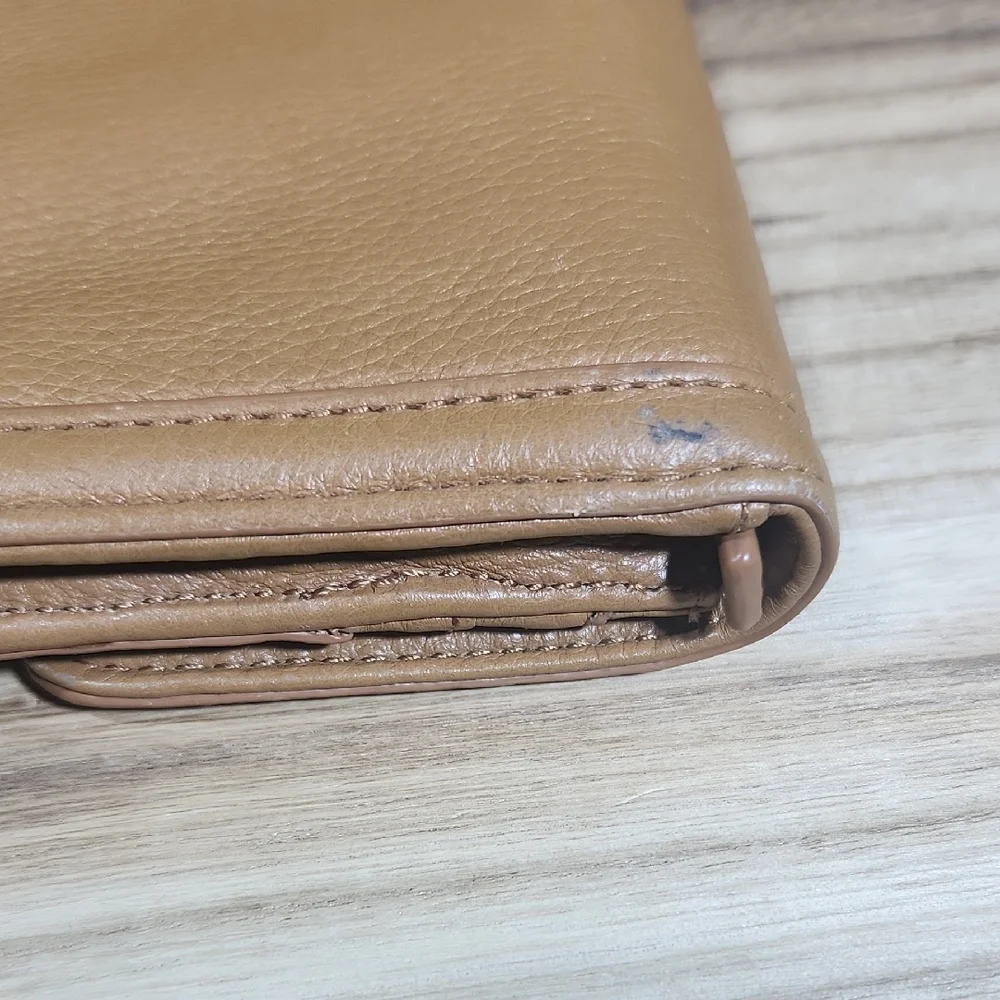 Tory Burch Tan Continental Wallet With Snap Closure - Picture 15 of 17